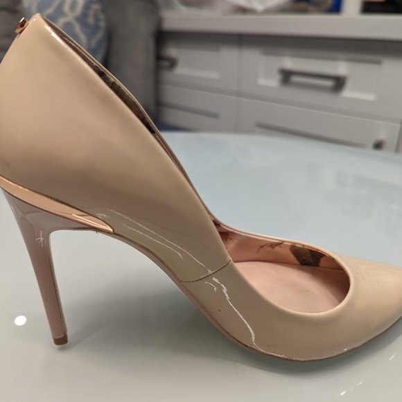 Ted Baker Pink Patent Leather Pumps w/ Rose Gold Accents Size 37.5 - Picture 5 of 9